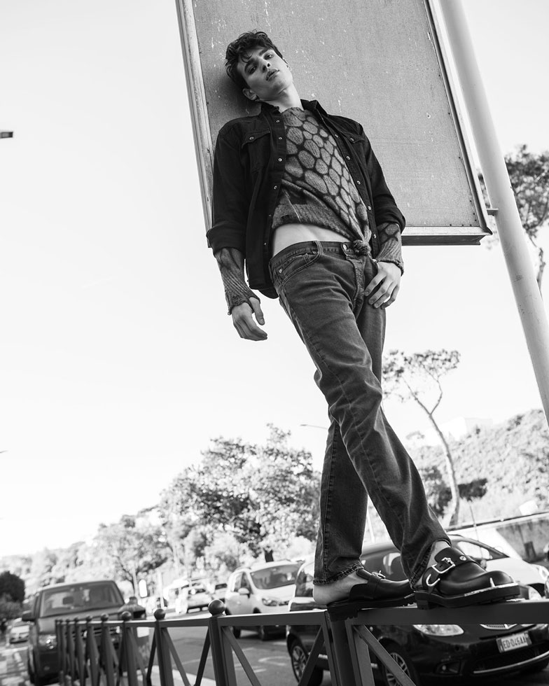 Defait,Editorials,Autuori