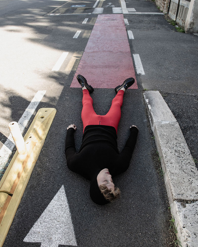 Defait,Editorials,Autuori