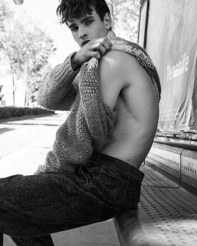 Defait,Editorials,Autuori