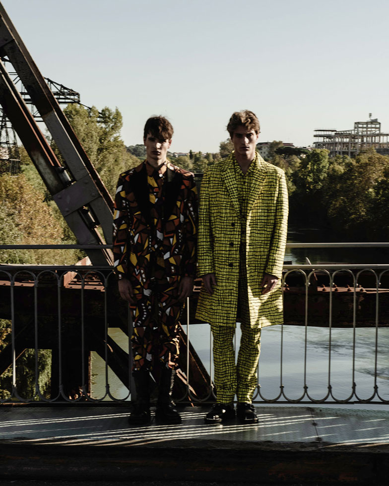 Defait,Editorials,Autuori