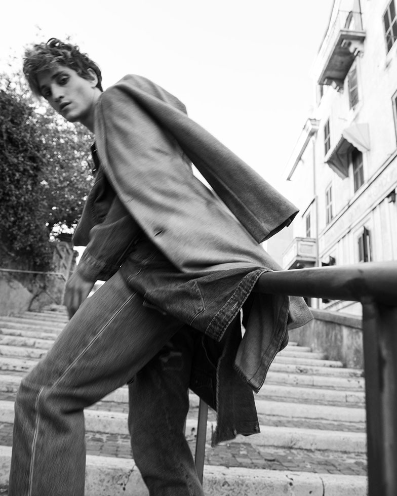 Defait,Editorials,Autuori