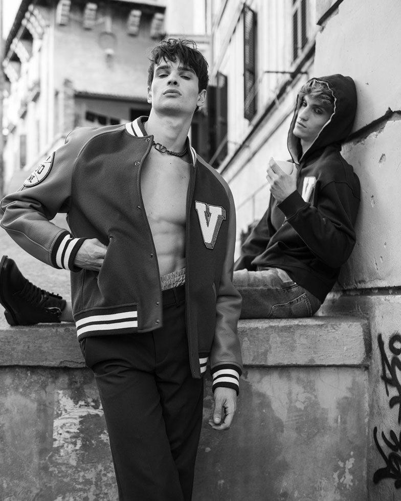 Defait,Editorials,Autuori