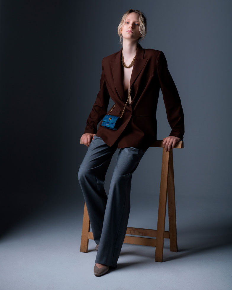 Suspended, Editorials, Autuori, Durso