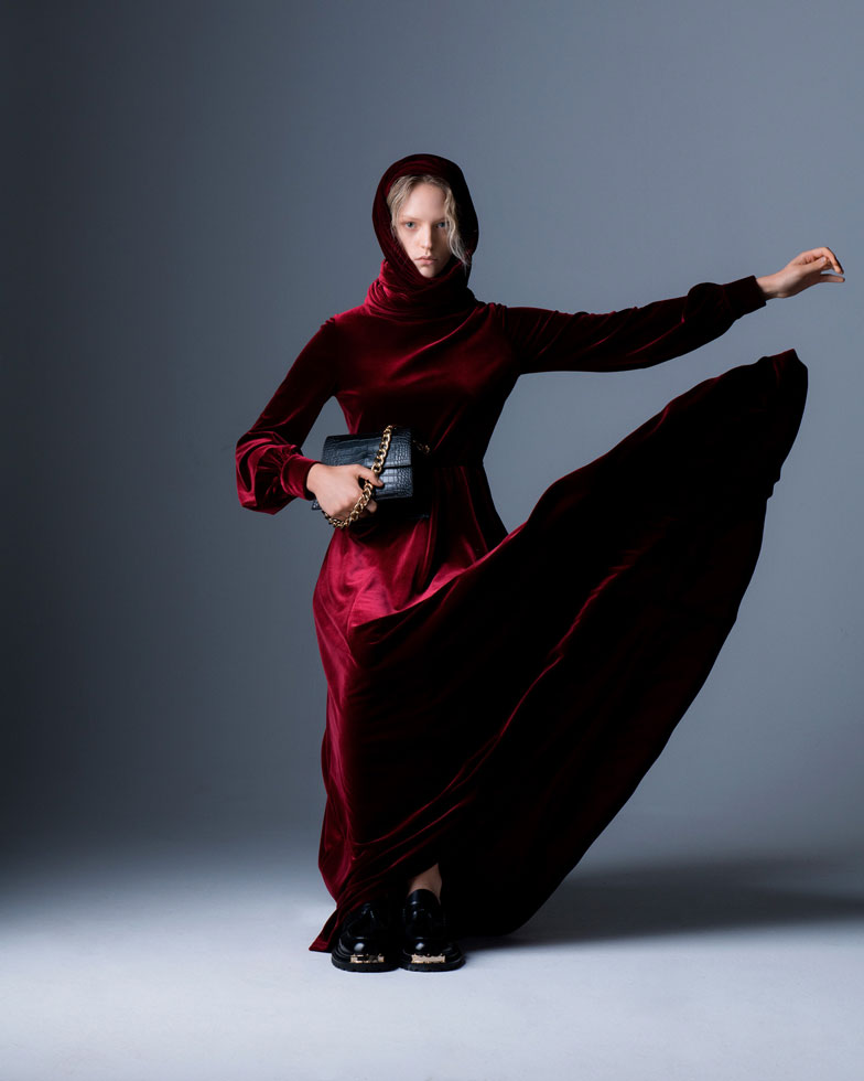 Suspended, Editorials, Autuori, Durso